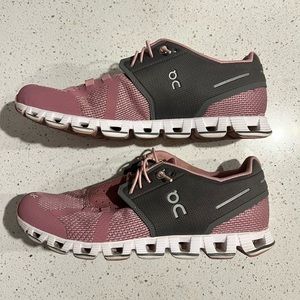 On Cloud running shoe Rose/Charcoal